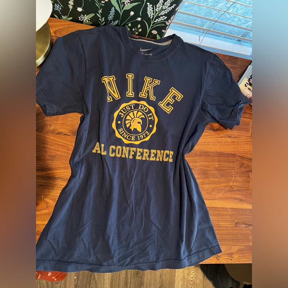 Nike tee